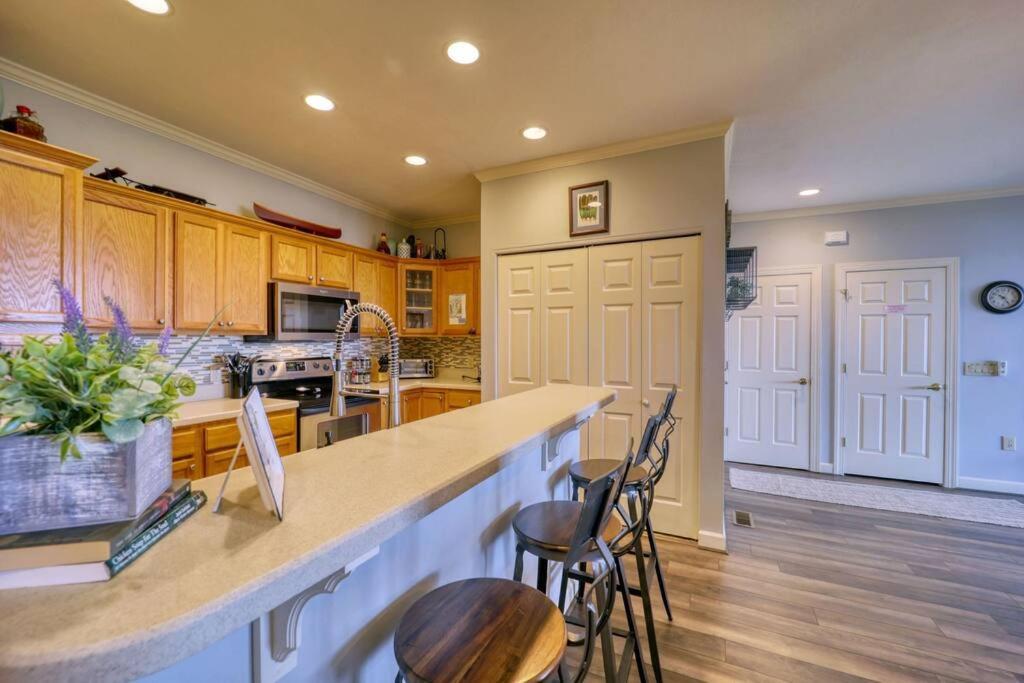 Bucket List Views Sugar Mountain Private Condo - 2Bed, 2Bath, Sleeps 6, Panoramic Views Of Mountains From Large Deck, Short Drive To Shopping, Restaurants, Cafes & Banner Elk Town Εξωτερικό φωτογραφία