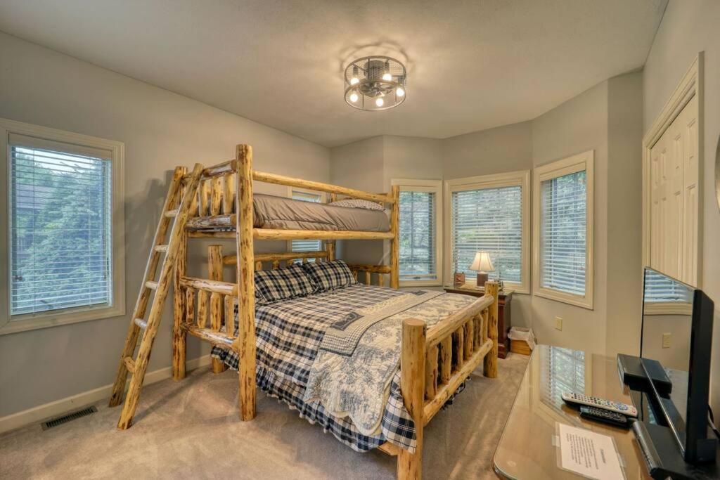 Bucket List Views Sugar Mountain Private Condo - 2Bed, 2Bath, Sleeps 6, Panoramic Views Of Mountains From Large Deck, Short Drive To Shopping, Restaurants, Cafes & Banner Elk Town Εξωτερικό φωτογραφία
